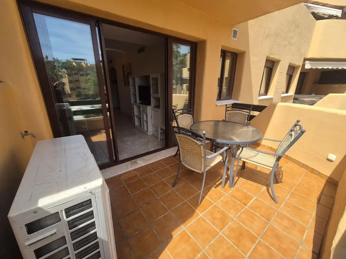 Terrassa de Apartament de lloguer en Estepona amb Aire condicionat, Calefacció i Terrassa