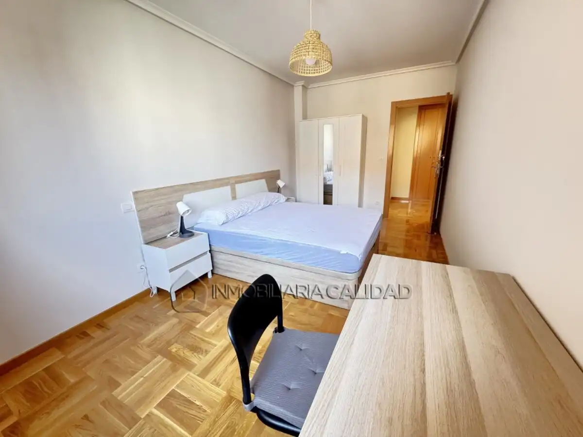 Bedroom of Flat for rent in Burgos Capital  with Heating and Furnished