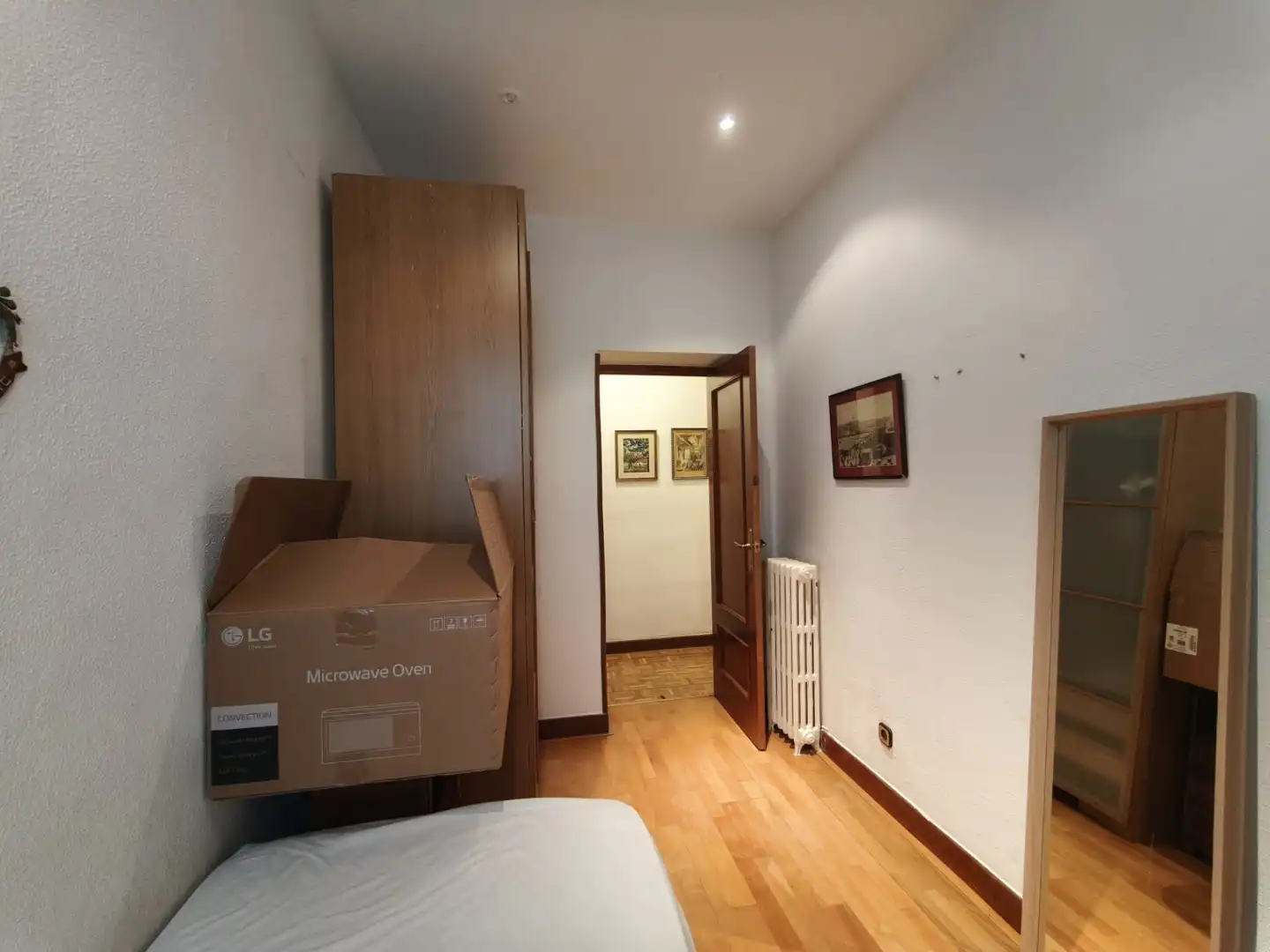 Habitación de Piso en venta en Madrid con Balcón y Alarma