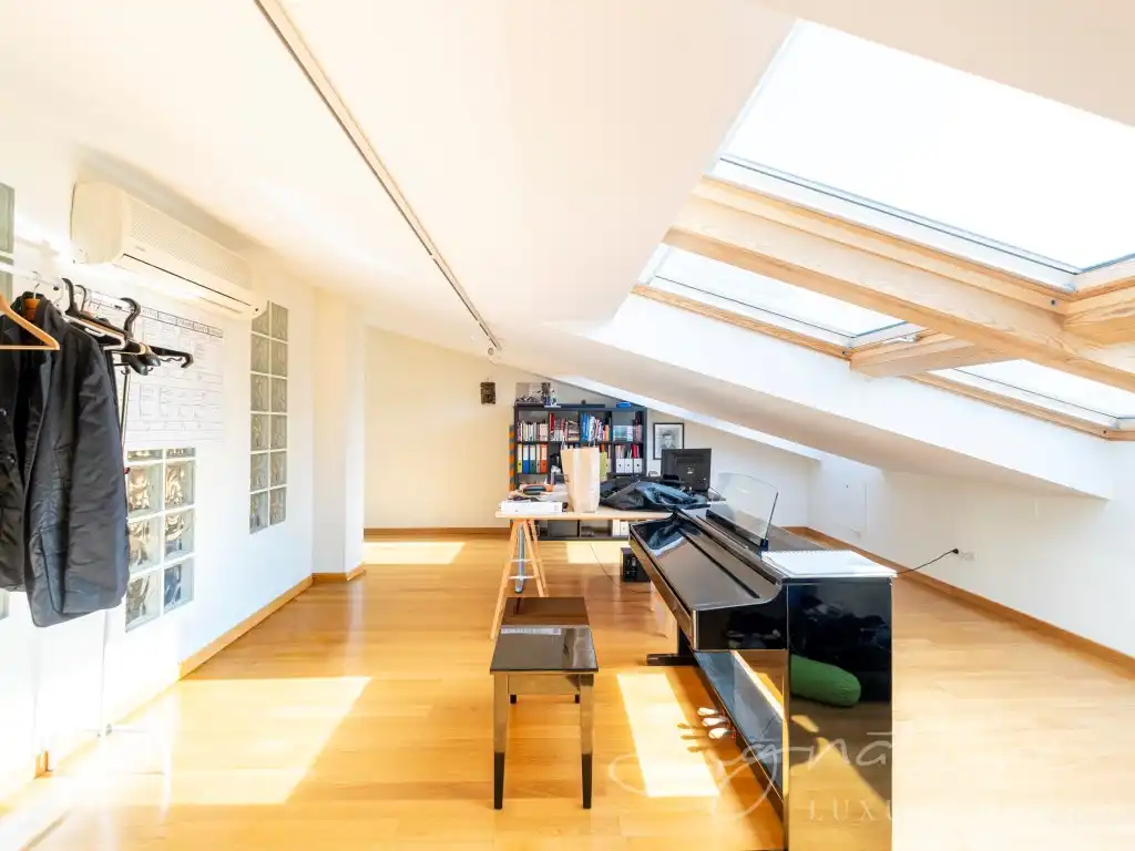 Living room of Attic for sale in Sant Cugat del Vallès  with Air Conditioner, Terrace and Swimming Pool