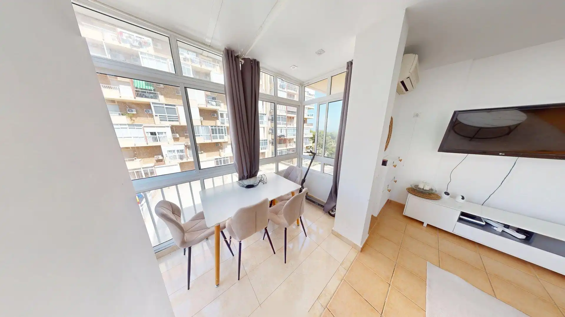 Balcony of Flat for sale in Benalmádena  with Air Conditioner, Swimming Pool and Furnished