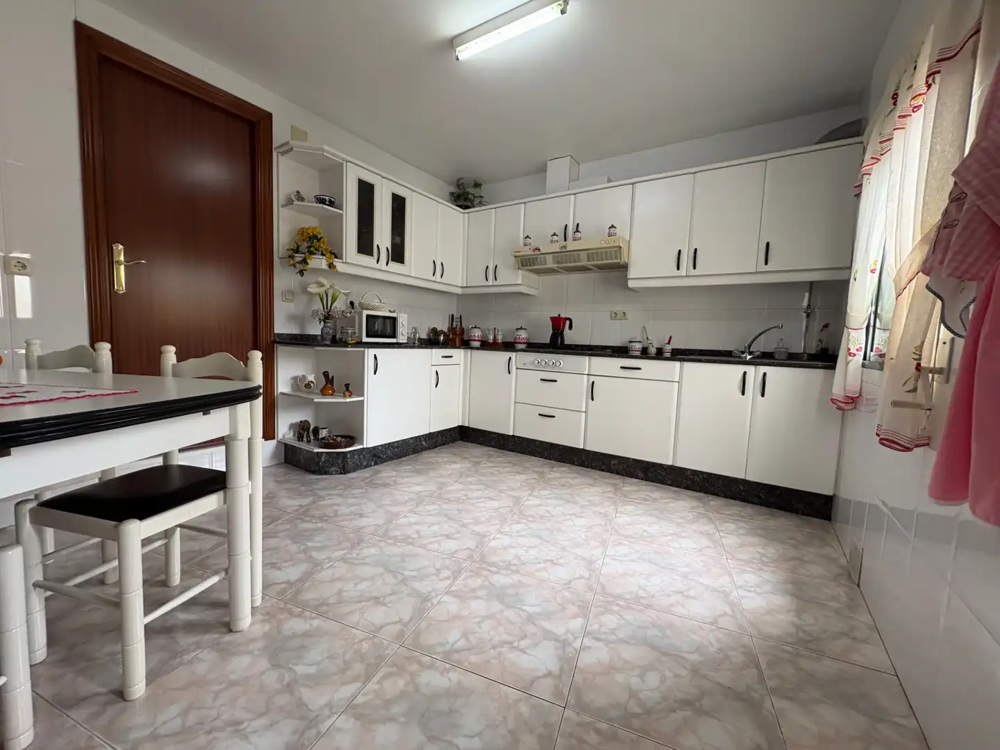 Kitchen of Houses for sale in Narón  with Private garden, Storage room and Furnished