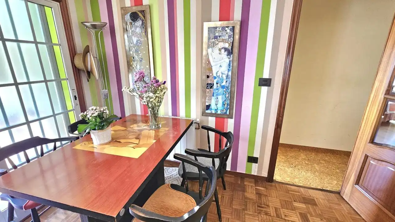 Comedor de Piso en venta en Mos con Calefacción, Trastero y Amueblado
