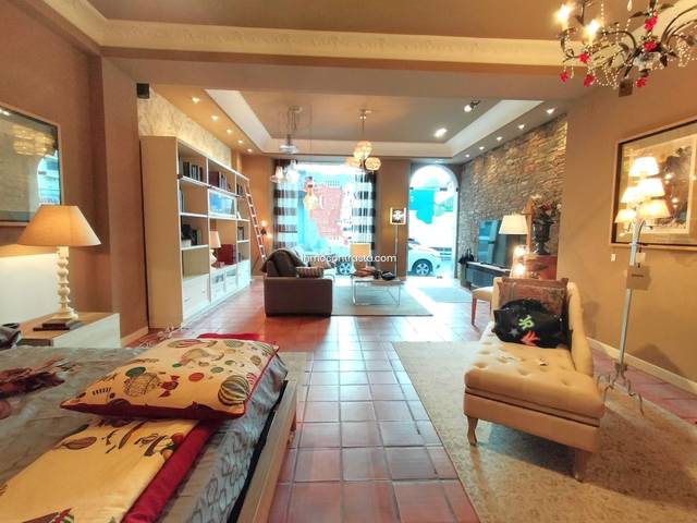 Local comercial en Venta en Florida Kalea en Ensanche