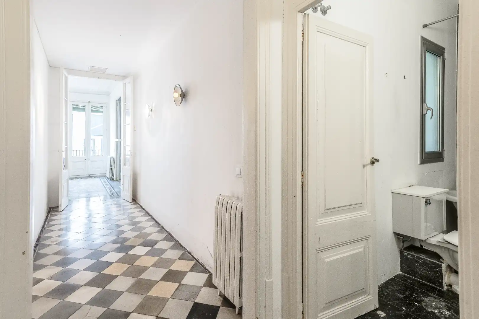 Piso en venta en Barcelona con Calefacción, Terraza y Amueblado