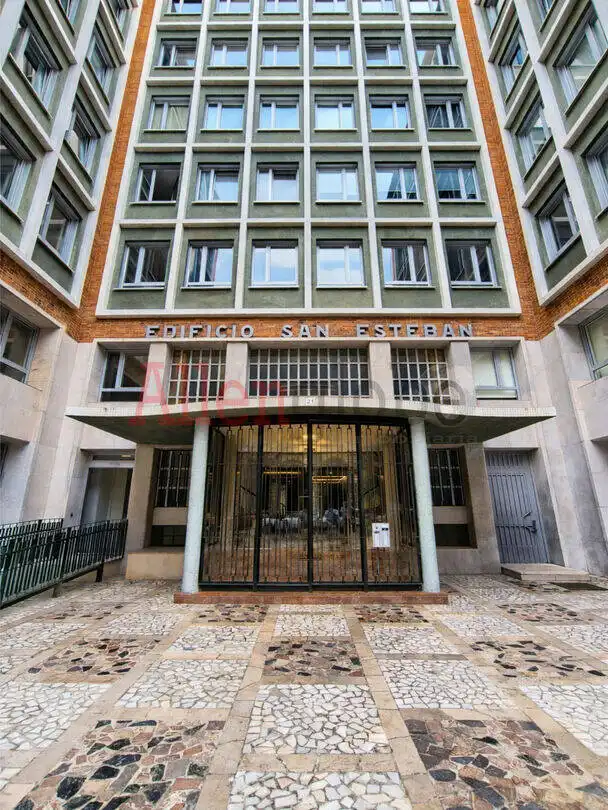 Außenansicht von Wohnung zur Miete in Gijón  mit Heizung und Abstellraum
