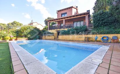 Piscina de Casa o xalet en venda en Corbera de Llobregat amb Aire condicionat, Terrassa i Piscina