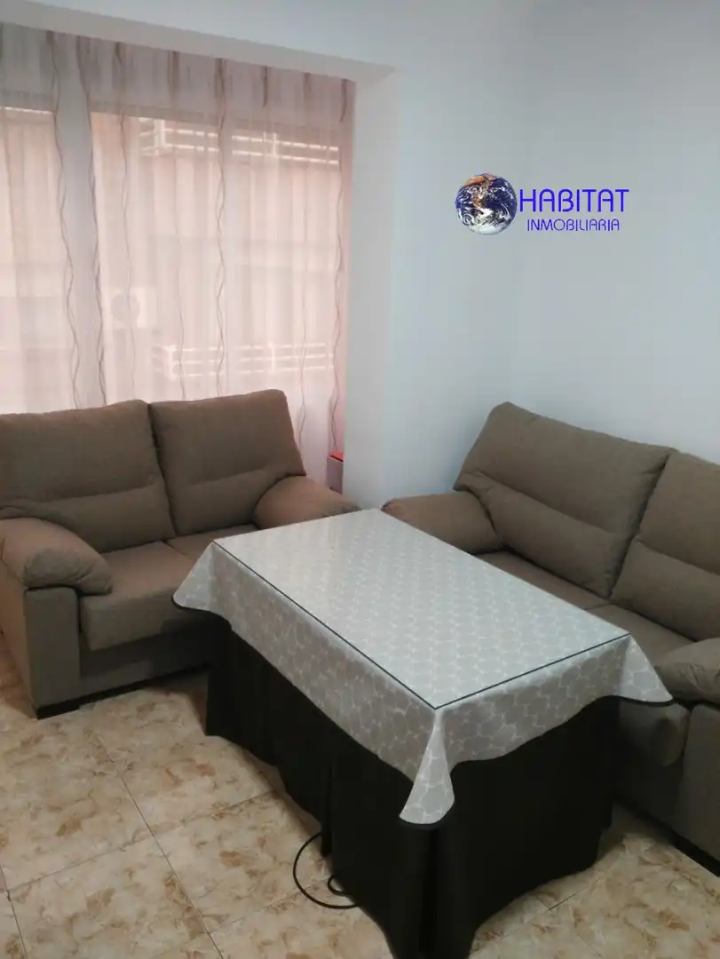Sala de estar de Piso de alquiler en Granada con Amueblado