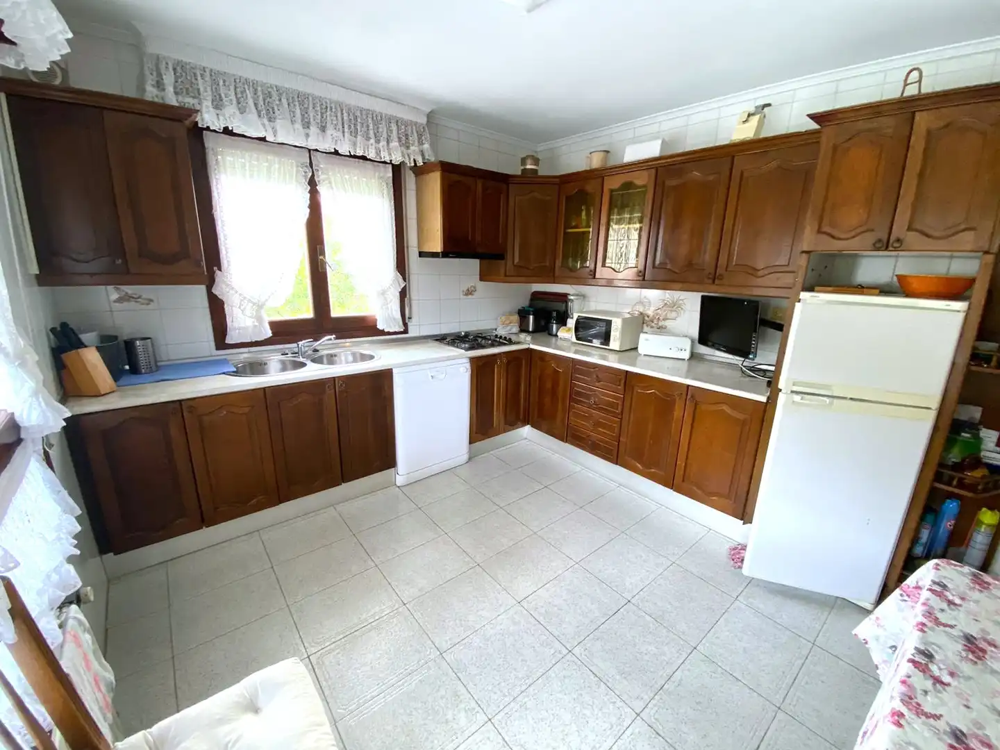 Cuina de Casa o xalet en venda en Castro-Urdiales amb Calefacció, Jardí privat i Parquet