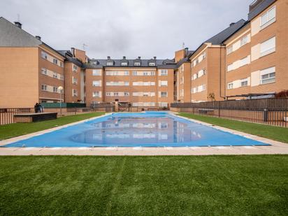 Piscina de Pis en venda en Ávila Capital amb Calefacció, Traster i Piscina comunitària