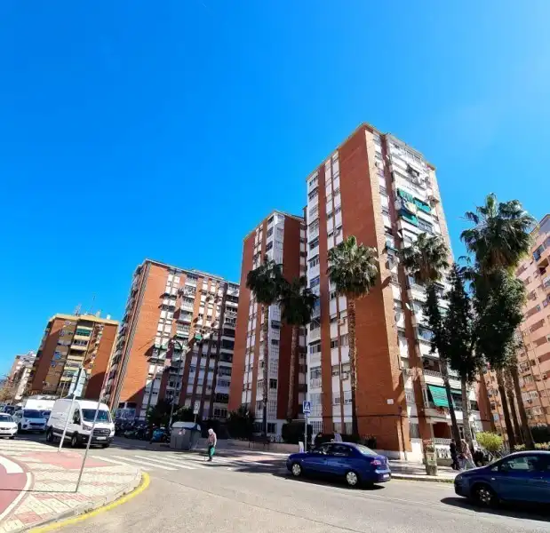 Vista exterior de Pis en venda en Málaga amb Terrassa, Forn i Rentadora