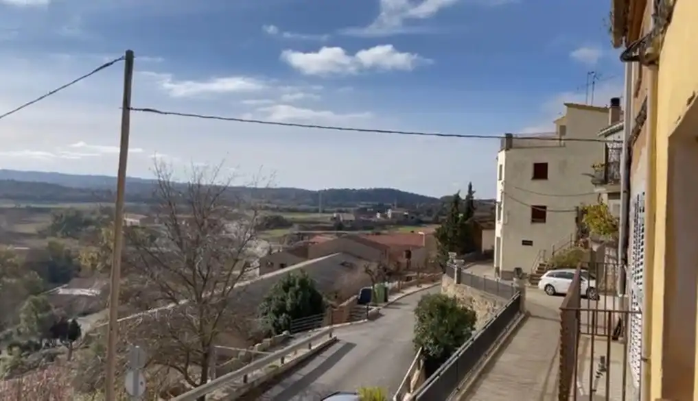 Vista exterior de Casa adosada en venda en Biosca amb Balcó