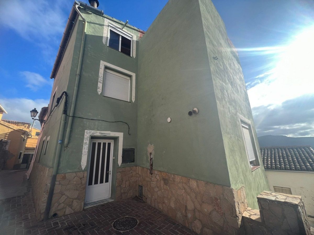 Vista exterior de Casa o xalet en venda en Jalance amb Terrassa