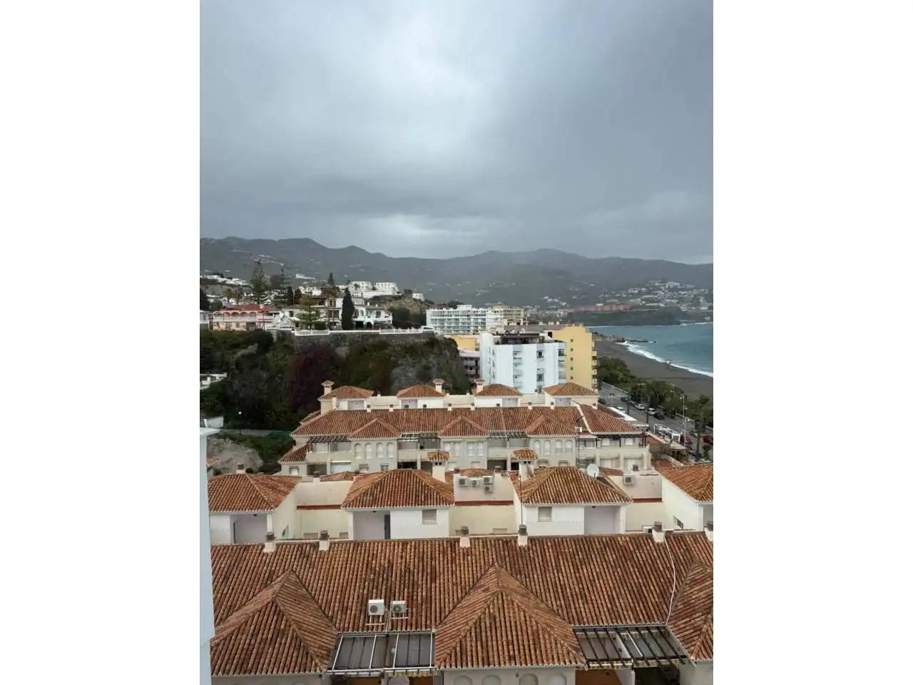 Vista exterior de Apartament en venda en Almuñécar amb Alarma