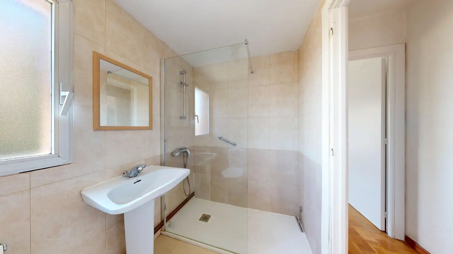 Baño de Piso en venta en Tafalla con Calefacción, Parquet y Terraza
