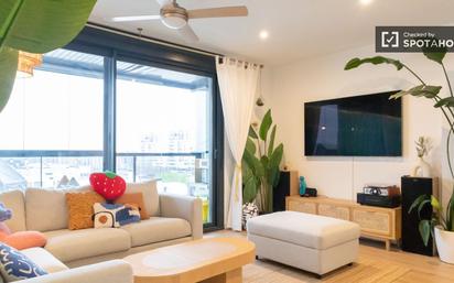 Living room of Flat to rent in  Madrid Capital  with Air Conditioner, Heating and Furnished