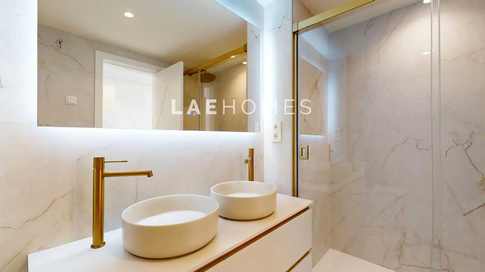 Bathroom of Apartments for sale in Marbella  with Heating, Terrace and Storage room
