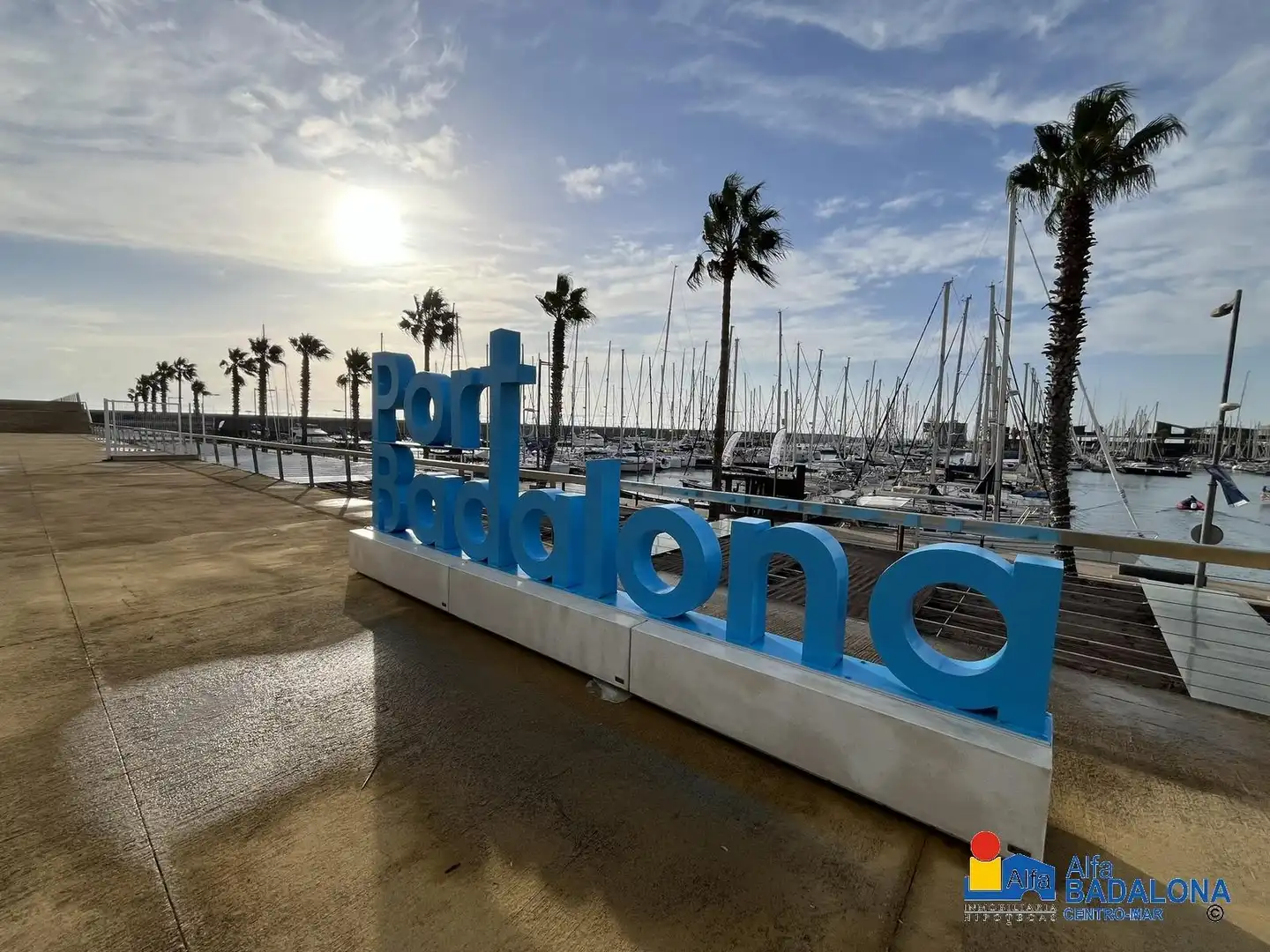 Vista exterior de Piso en venta en Badalona con Aire acondicionado, Calefacción y Jardín privado
