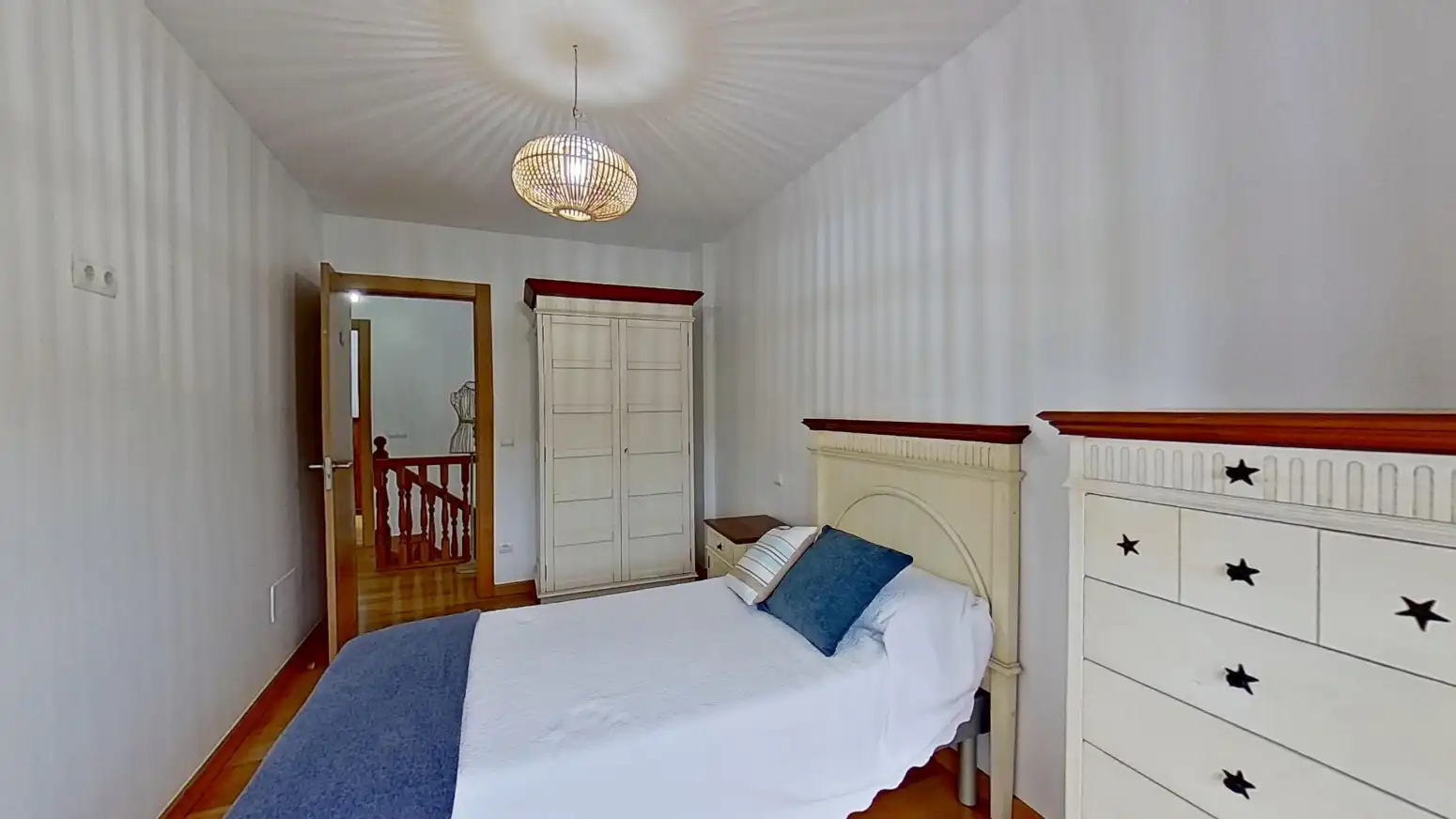 Habitación de Casa o chalet en venta en Santillana del Mar con Calefacción, Jardín privado y Parquet