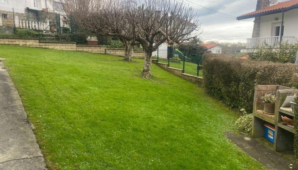 Foto 1 de Casa adosada en venda a Sondika, Bizkaia