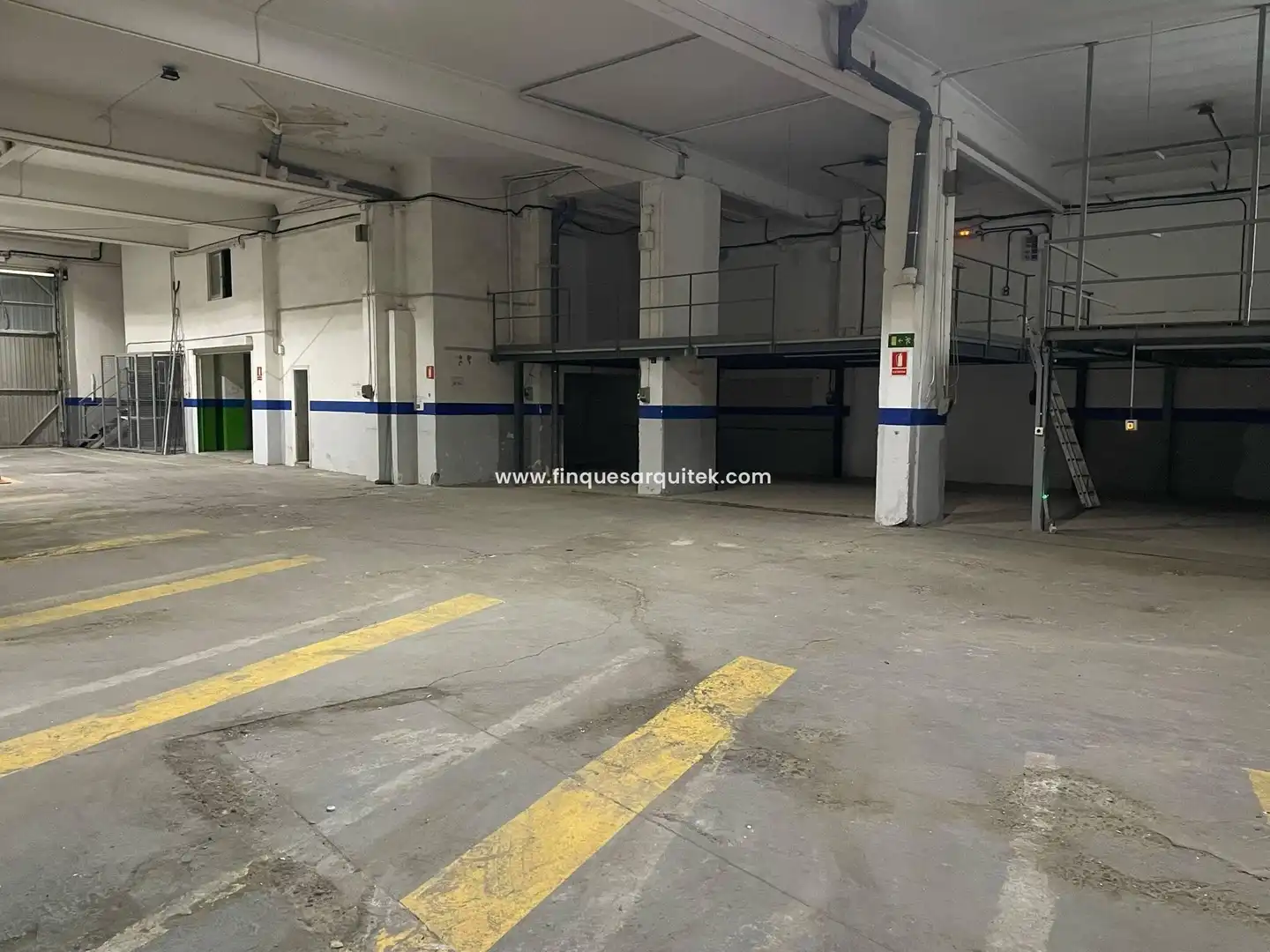 Local comercial en venda a Calle CORTS CATALANES, imagen 2