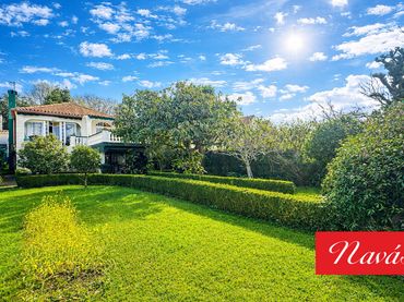 Detached house with garden for sale in Rúa Robaleira 2