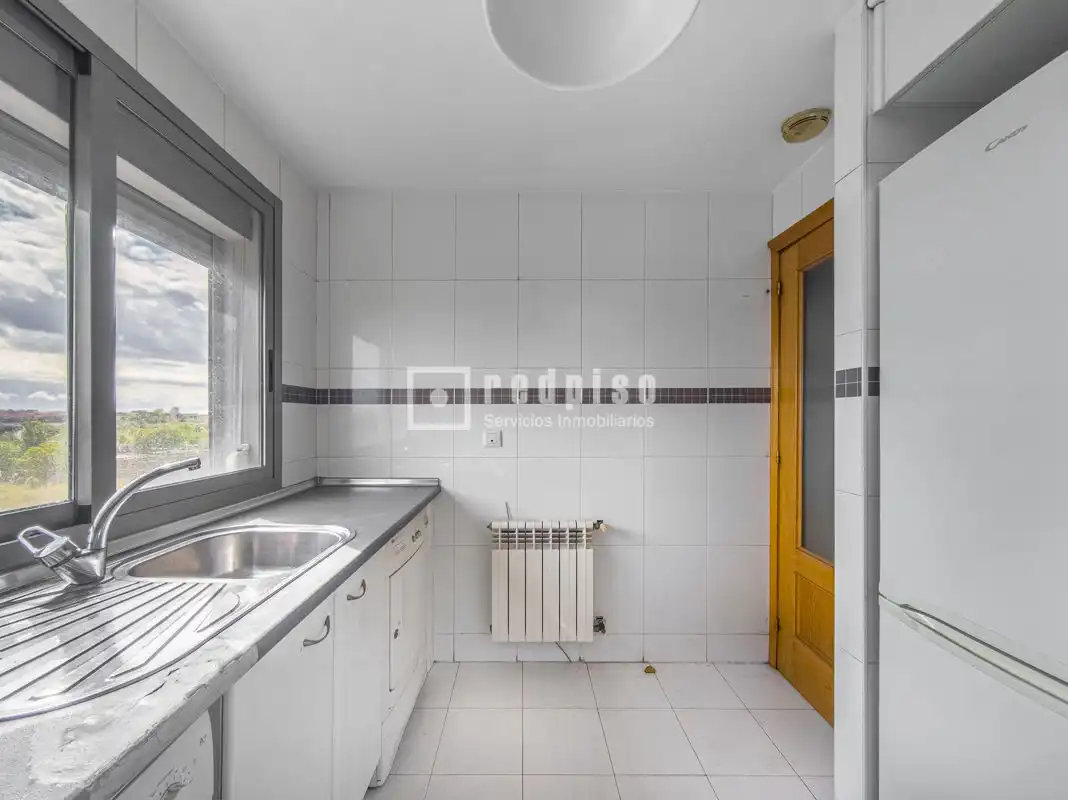 Cuina de Dúplex en venda en Alcorcón amb Calefacció, Jardí privat i Parquet