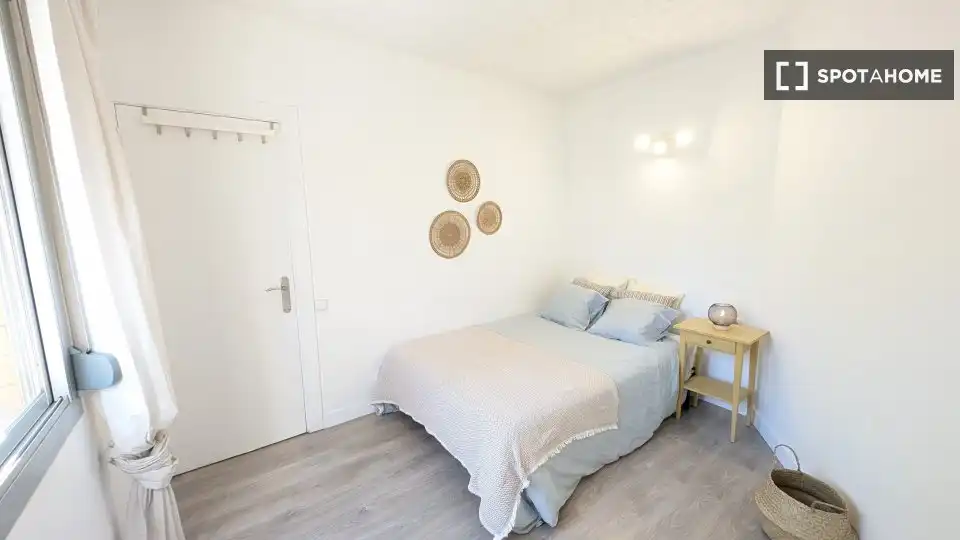 Habitación de Apartamento para compartir en Barcelona con Aire acondicionado, Terraza y Amueblado