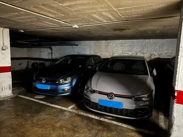 Parkplatz von Garage zum Verkauf in Girona