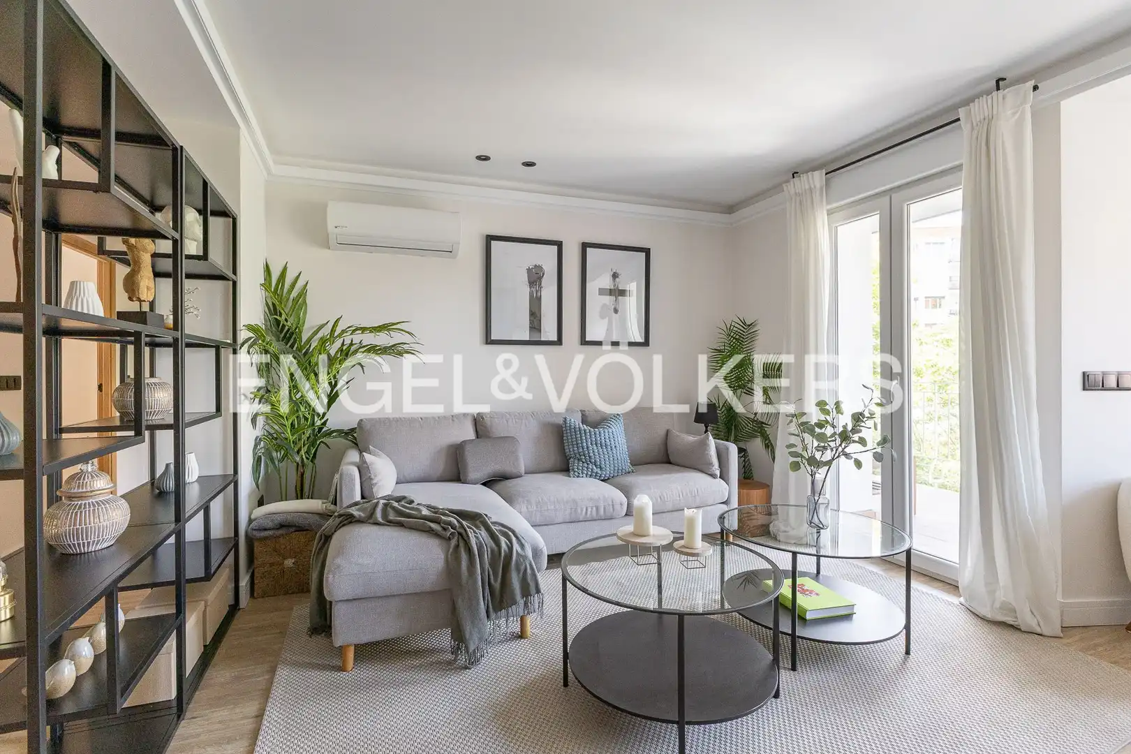 Living room of Flat for rent in Madrid  with Air Conditioner, Heating and Terrace