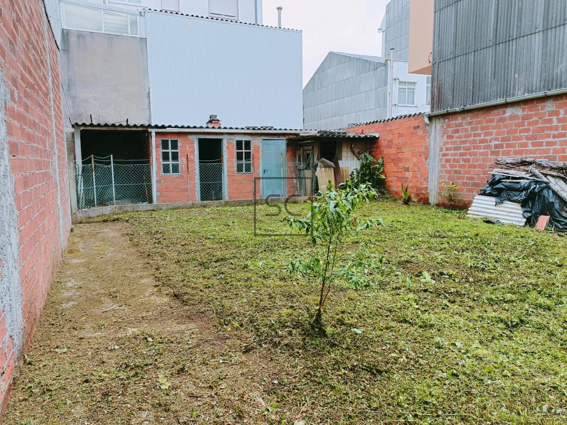 Building for sale in Narón