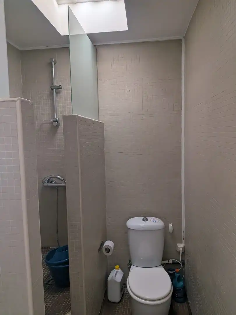 Badezimmer von Büro zur Miete in Madrid mit Klimaanlage, Heizung und Terrasse