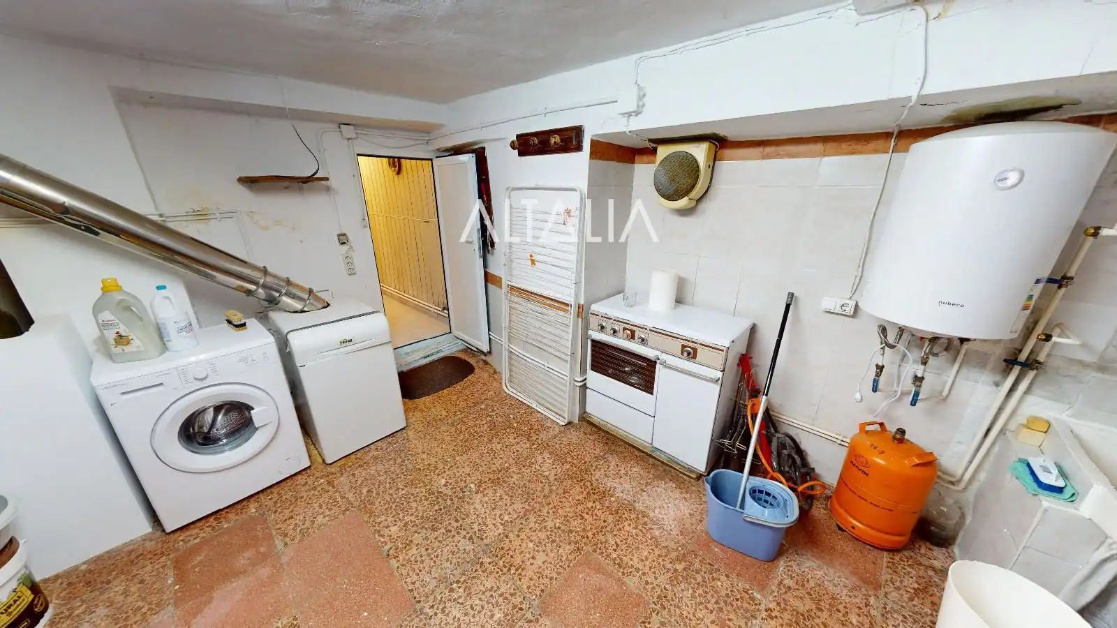Casa adosada en venta en Fuentes con Calefacción, Terraza y Trastero