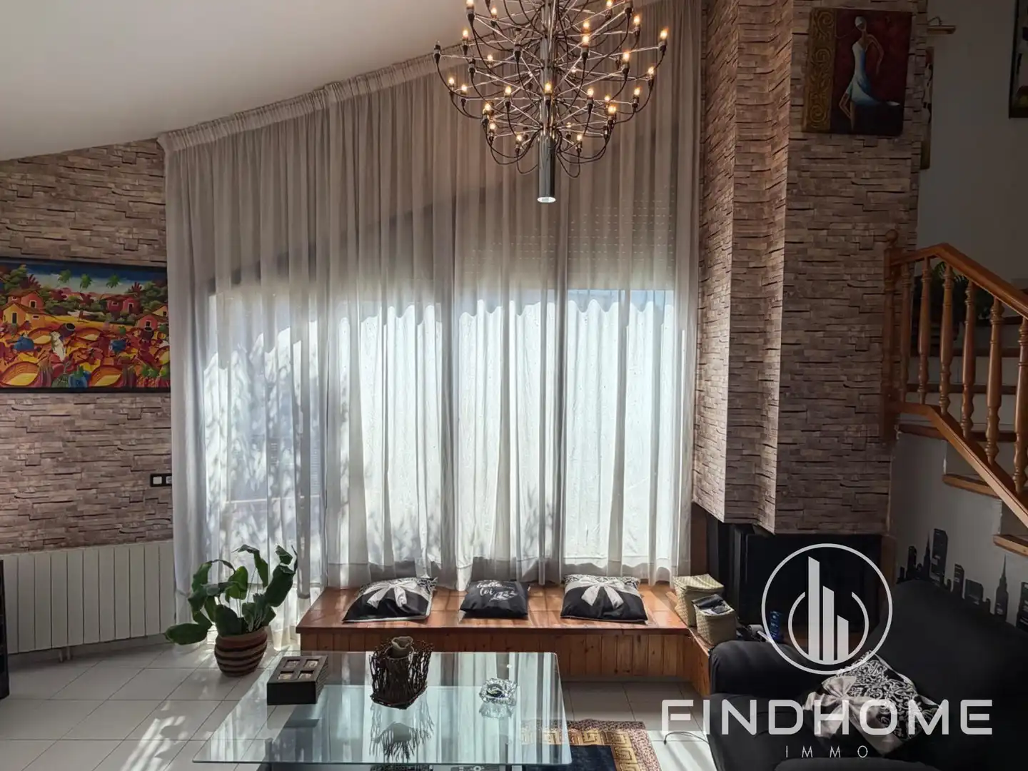 Sala d'estar de Casa adosada en venda en Avinyonet de Puigventós amb Aire condicionat, Calefacció i Jardí privat