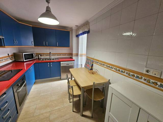 Piso en Alquiler en El Cónsul - Ciudad Universitaria - El Romeral