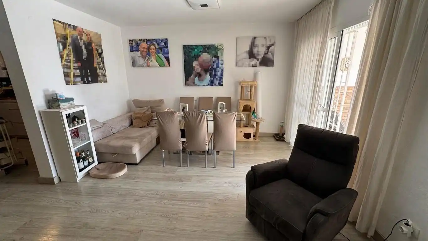 Sala d'estar de Casa o xalet en venda en Rincón de la Victoria amb Aire condicionat, Terrassa i Traster