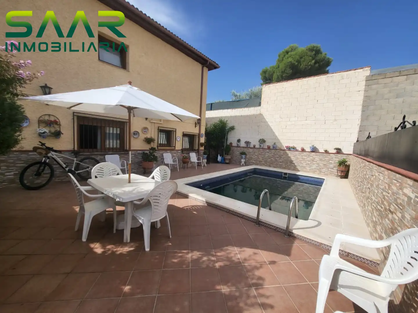 Casa con piscina in vendita a Belicena