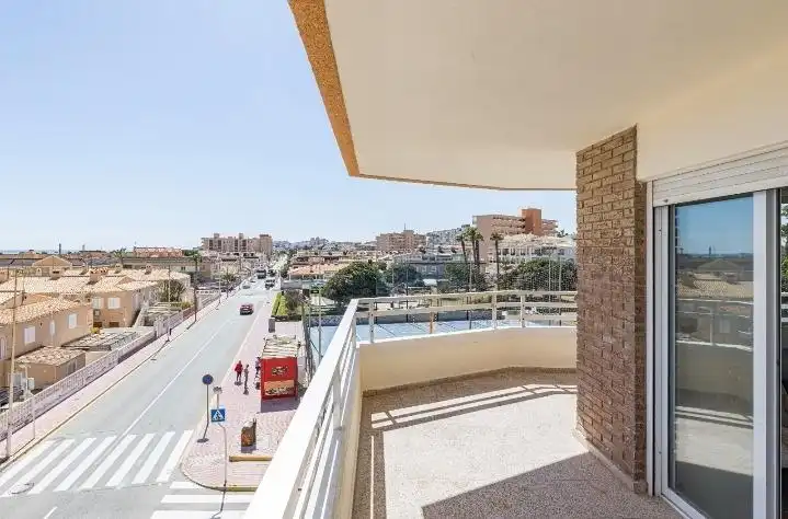 Terraza de Apartamento en venta en Torrevieja con Terraza y Amueblado