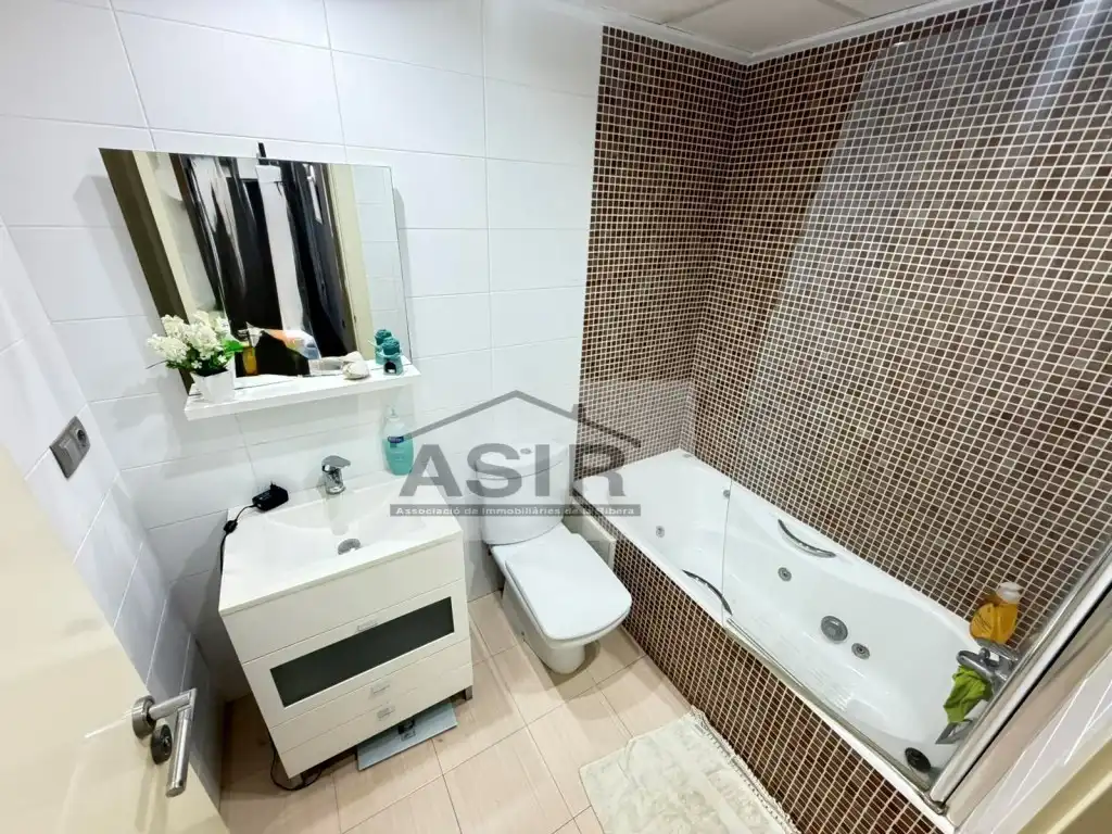 Bany de Casa o xalet en venda en Alzira amb Terrassa i Piscina
