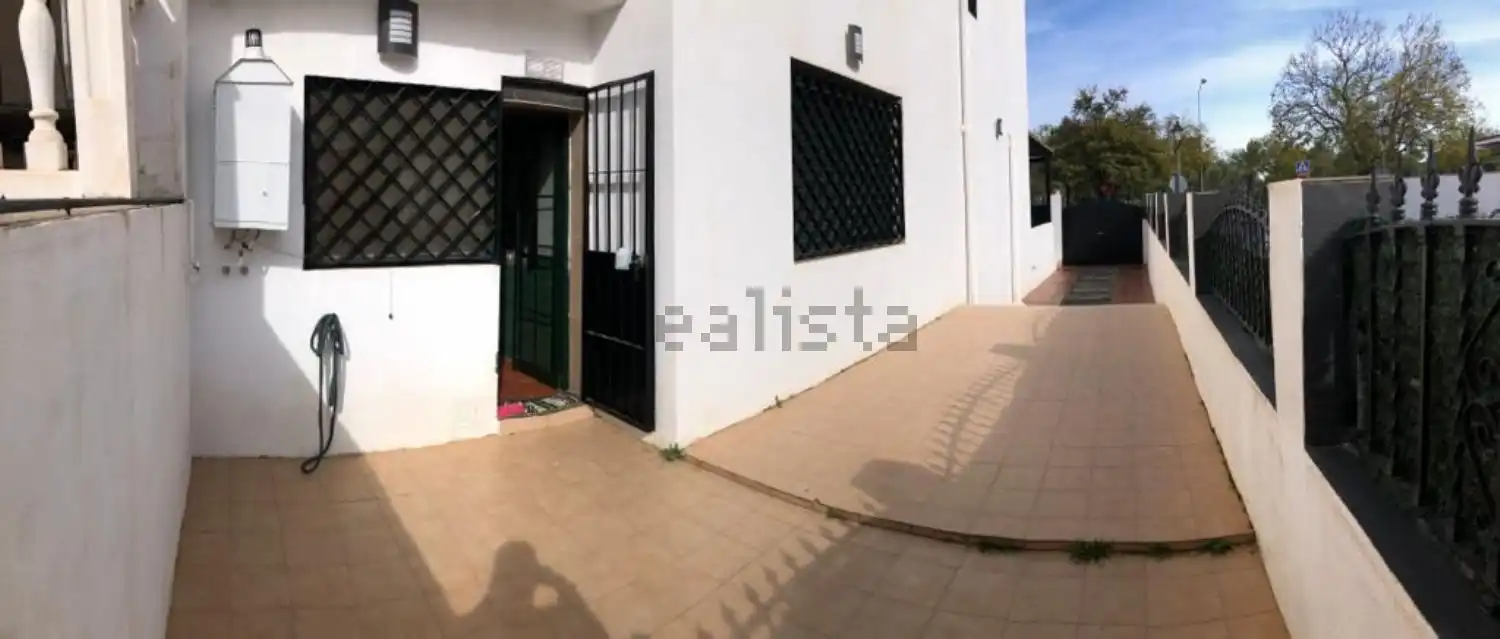 Casa adosada en venda a Simon Verde