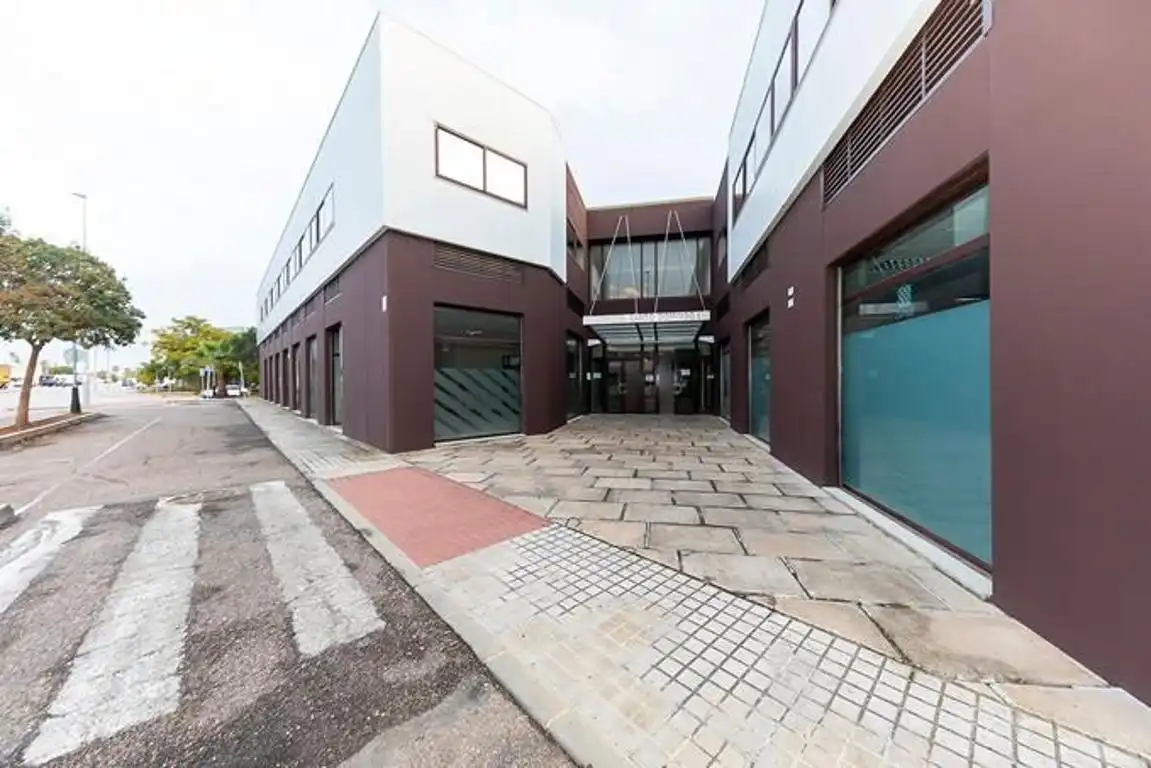 Local comercial en venta en Avenida de Benacazón 3, imagen 8