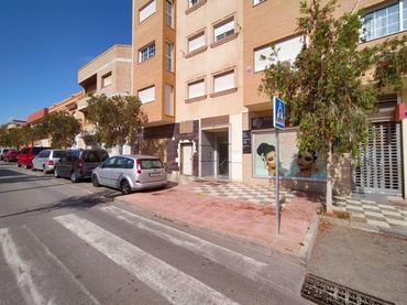 Local comercial en venta en Roquetas de Mar ciudad