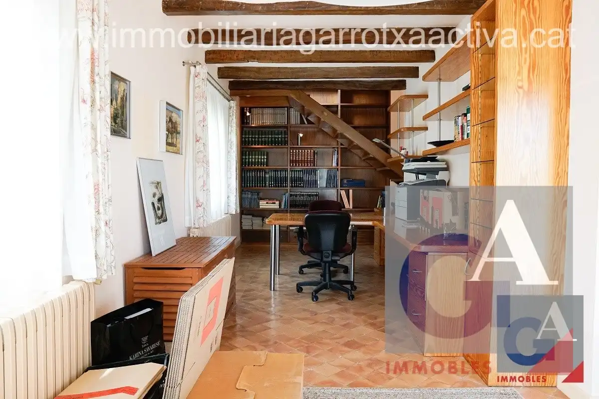Casa rústica amb terrassa en venda a Sant Joan Les Fonts, imagen 13