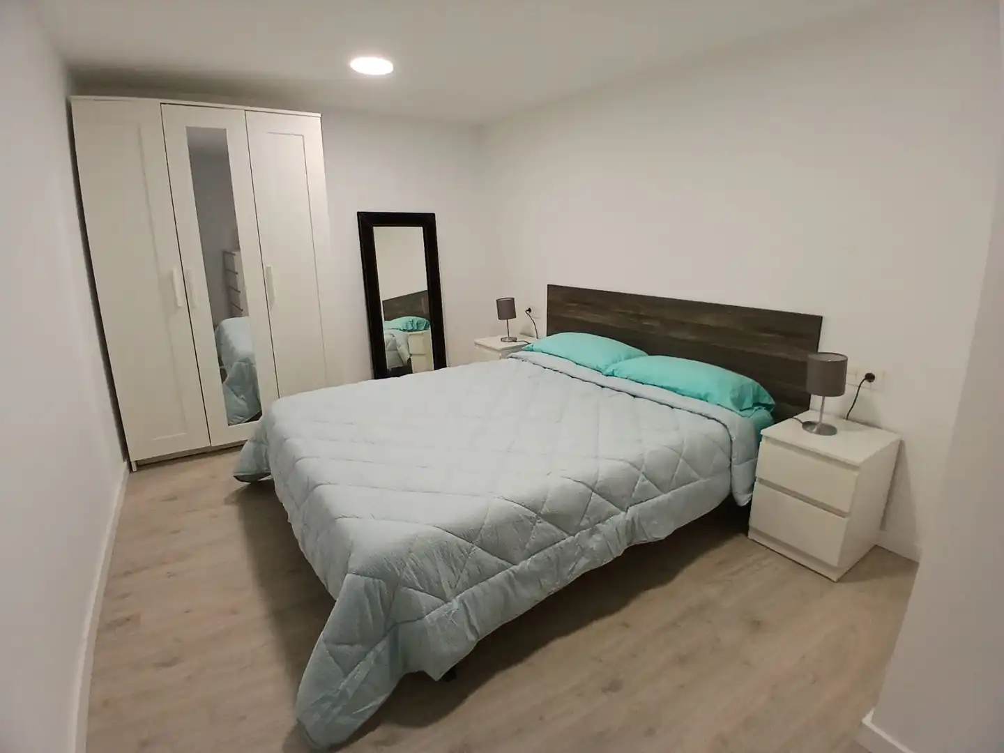 Habitación de Apartamento de alquiler en La Almunia de Doña Godina  con Parquet, Amueblado y Horno