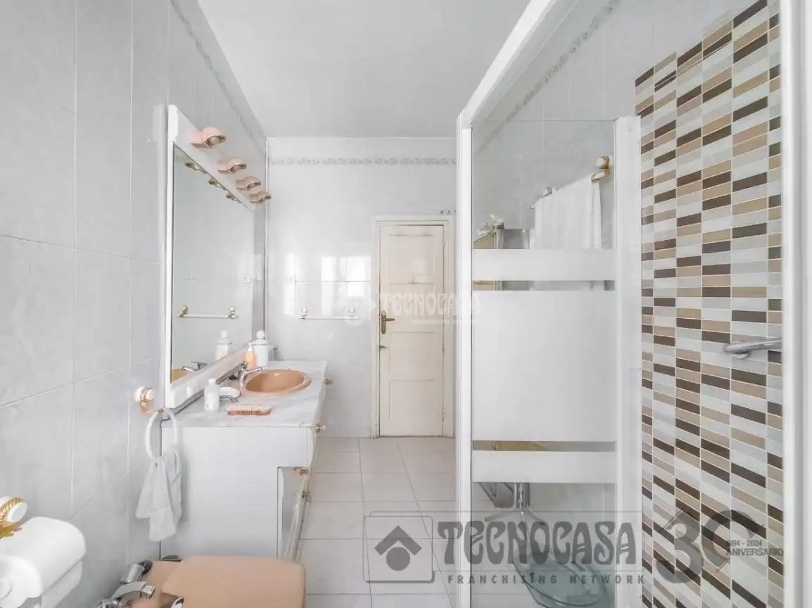 Baño de Piso en venta en Madrid con Aire acondicionado, Calefacción y Balcón