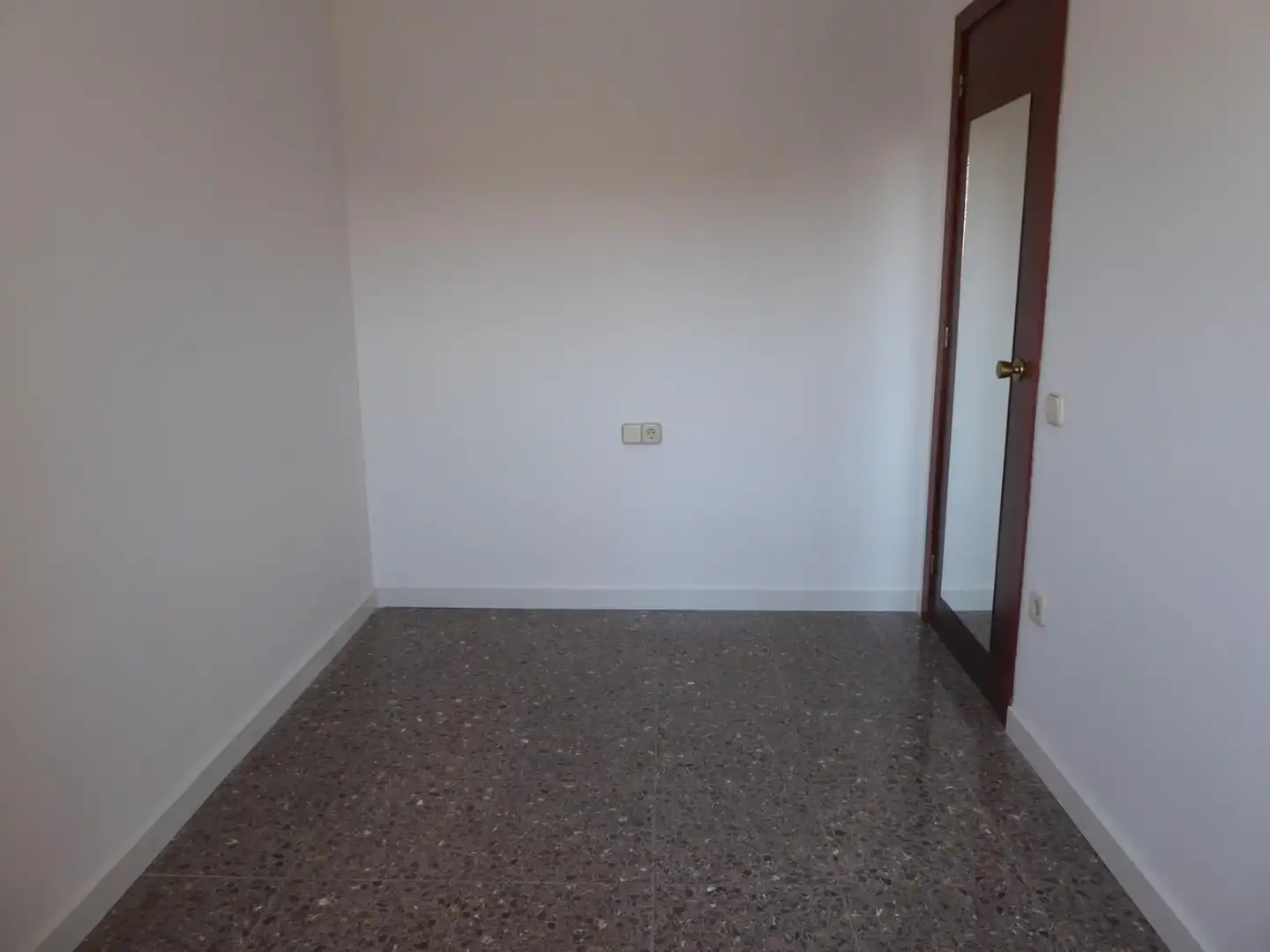 Dormitori de Pis de lloguer en Manresa amb Calefacció i Balcó