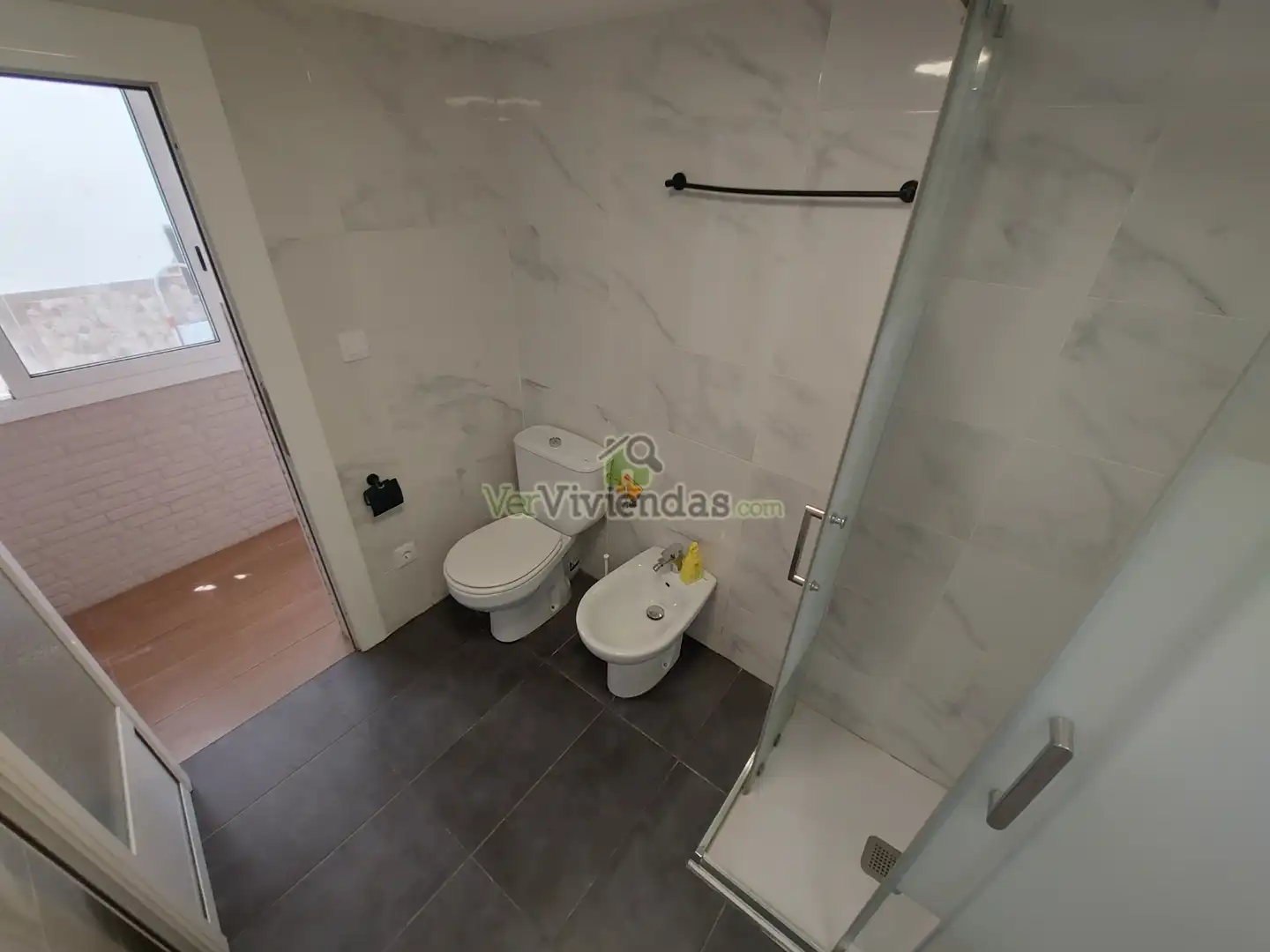 Baño de Planta baja en venta en Castellar del Vallès con Terraza, Horno y Internet