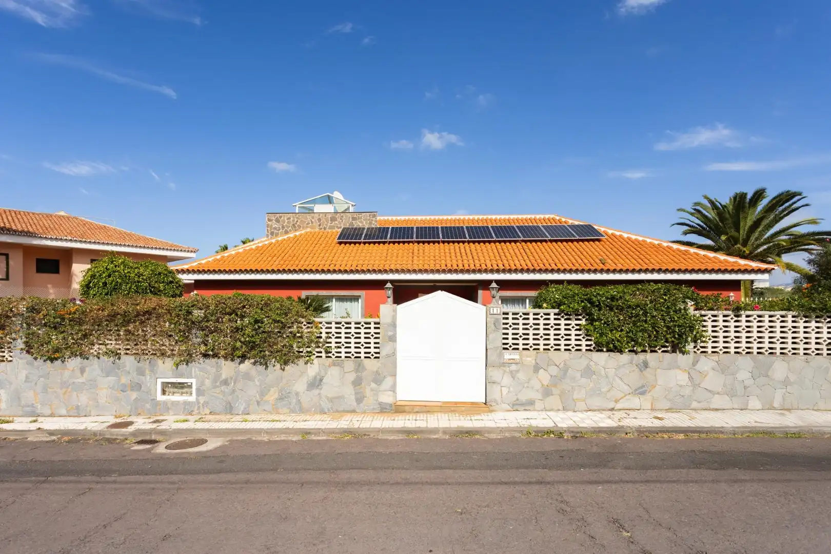 Vista exterior de Casa o chalet en venta en Puerto de la Cruz con Calefacción, Jardín privado y Parquet
