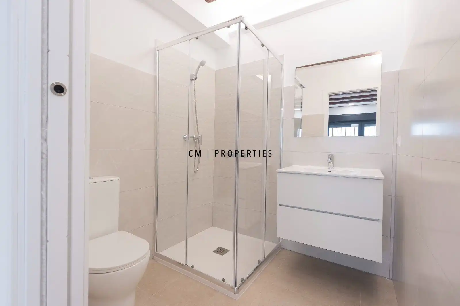 Bathroom of Flat for sale in Valencia  with Air Conditioner, Heating and Swimming Pool