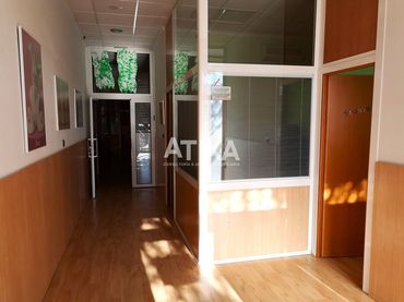 Locale commerciale in vendita a Sant Josep - Zona Hospital